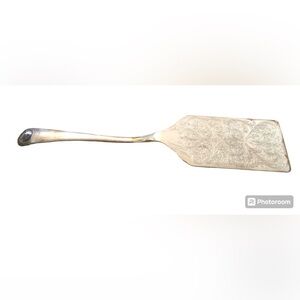 Vintage 1993 Silver-plated pizza/lasagna server International Silver 11 3/4"